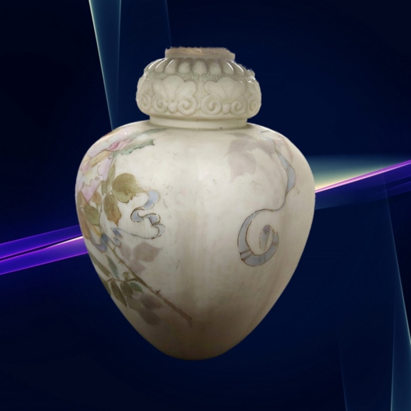 👣4/$20.  Hand Painted Vase Flowers Gold - Picture 3 of 6